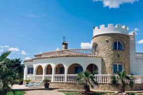 Spaanse villa met zwembad
